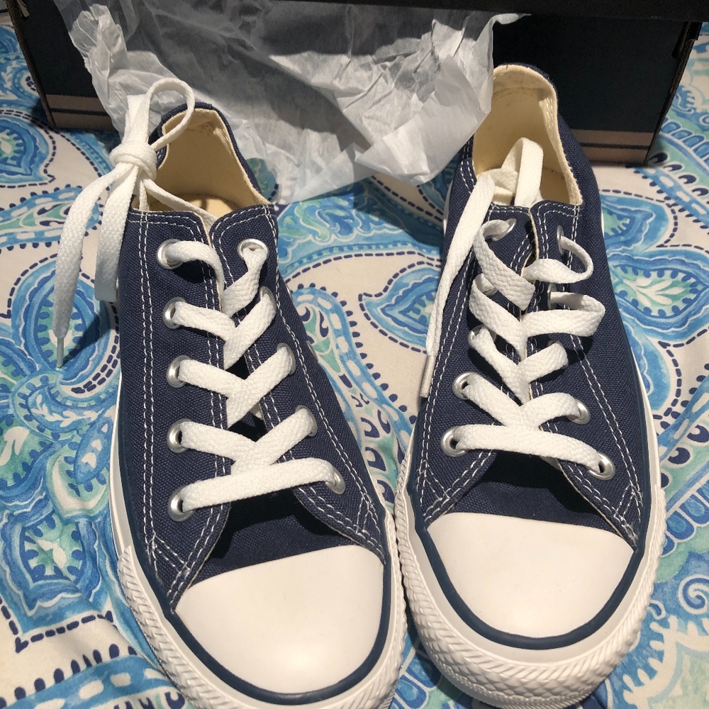 Navy All Star Unisex Converse (NWT)